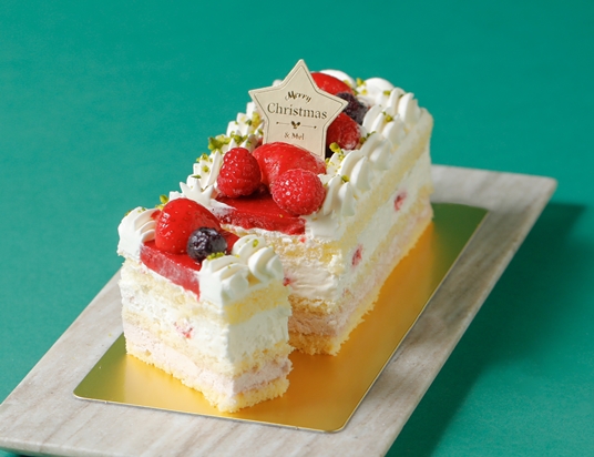 Strawberry Christmas cake